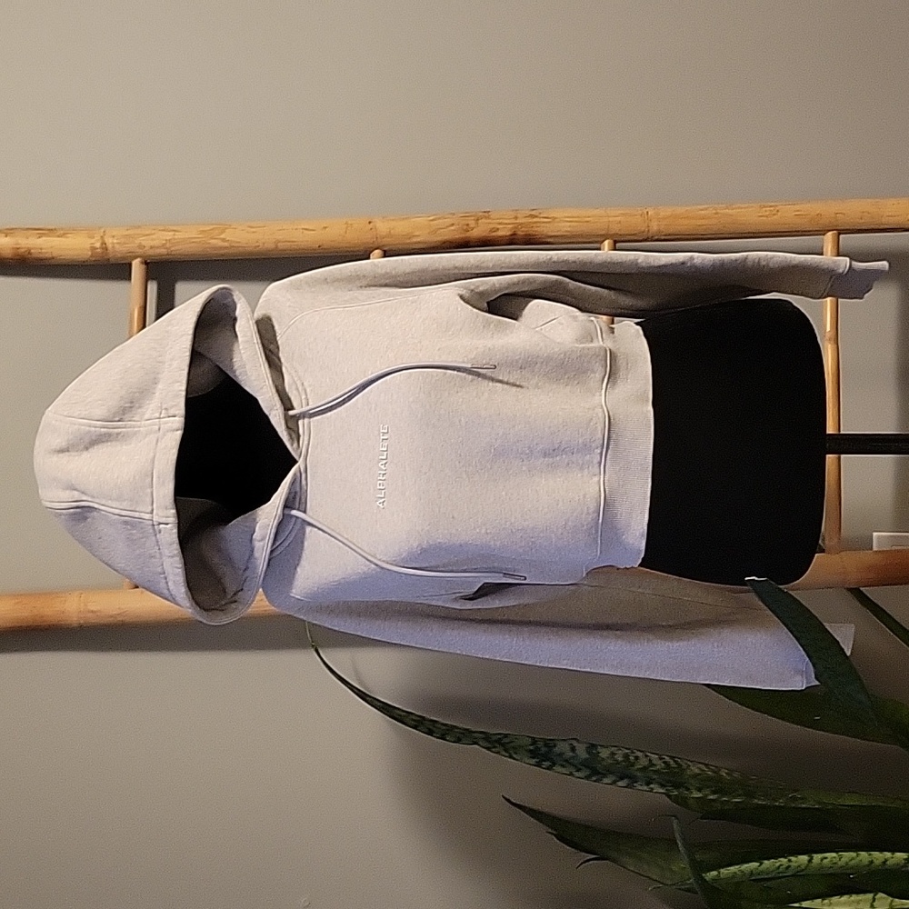 Alphalete Signature Performance Crop Hoodie